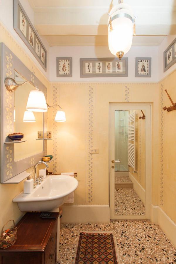 Explore Venice From A Sophisticated Hideaway In San Polo Buitenkant foto
